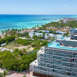 magnificent-view-of-the-caribbean-sea-3pool-skybar-by-yeah.tulum-hotels.net/